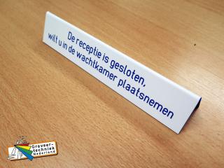 Tafelbordjes kunststof gebogen 250x40mm